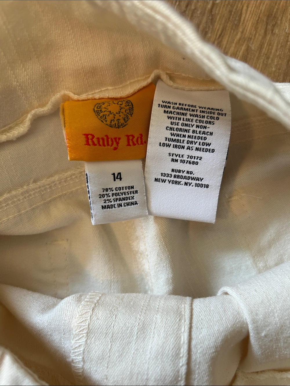 Ruby Rd. Cream Cropped Stretch Capris - Picture 3 of 6